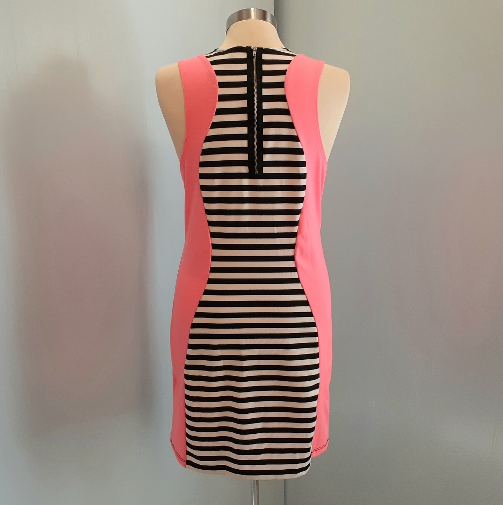 Dress - Picture 6 of 8